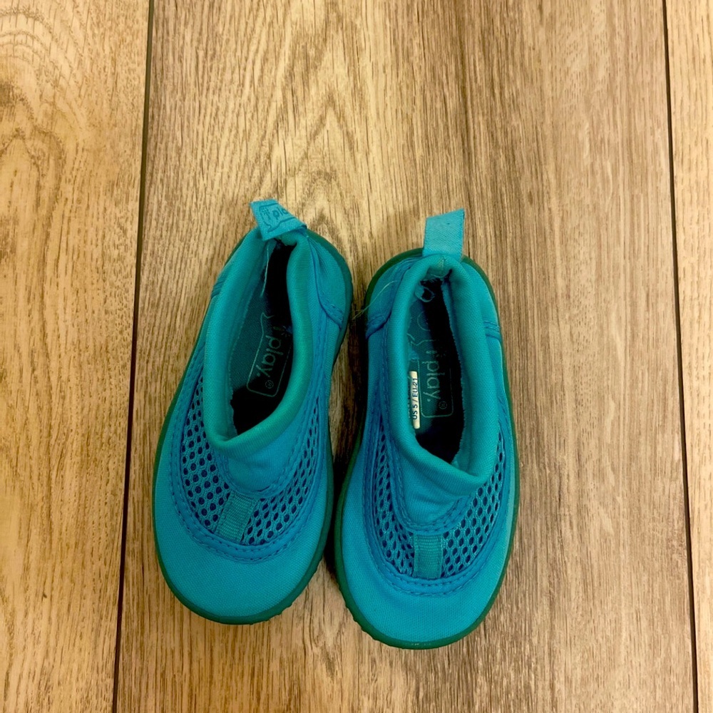 iPlay Water Shoes Size 5